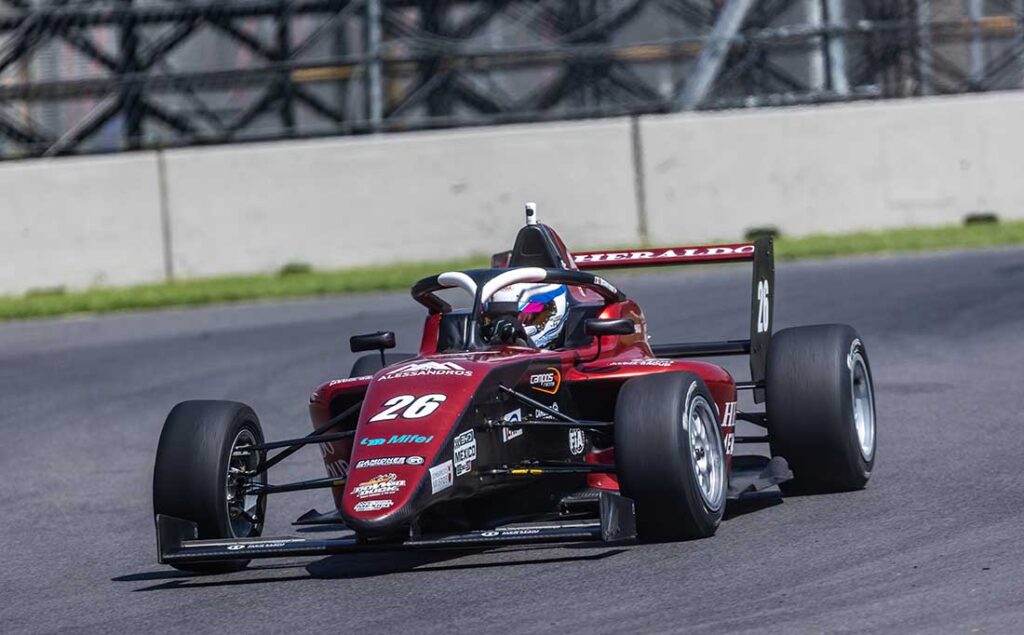 El cierre de la categoría que participó en la visita de la GT Challenge de las Americas, fue de adrenalina pura.